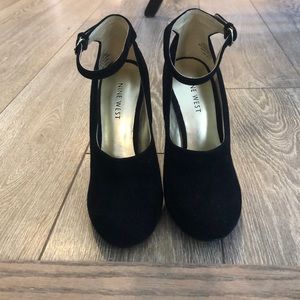 Nine West Suede pumps